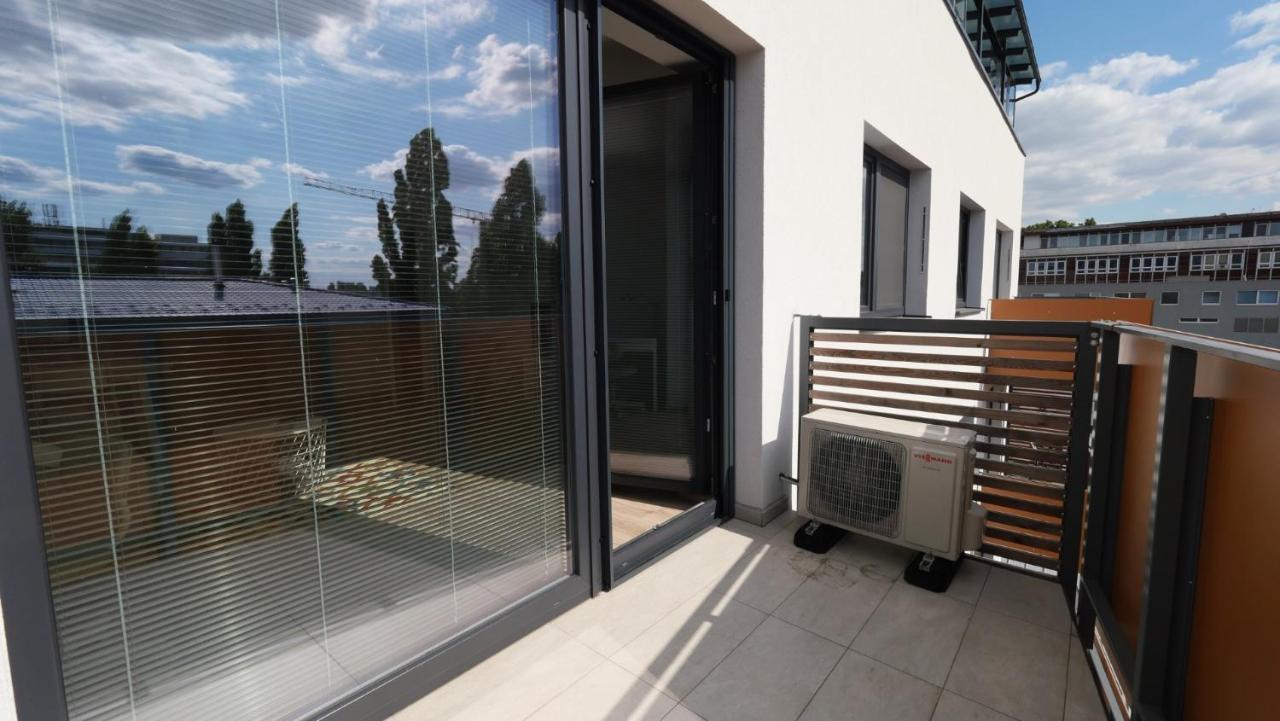 Air-Conditioned, 2 Room Apartment With Terrace Bratislava Dış mekan fotoğraf