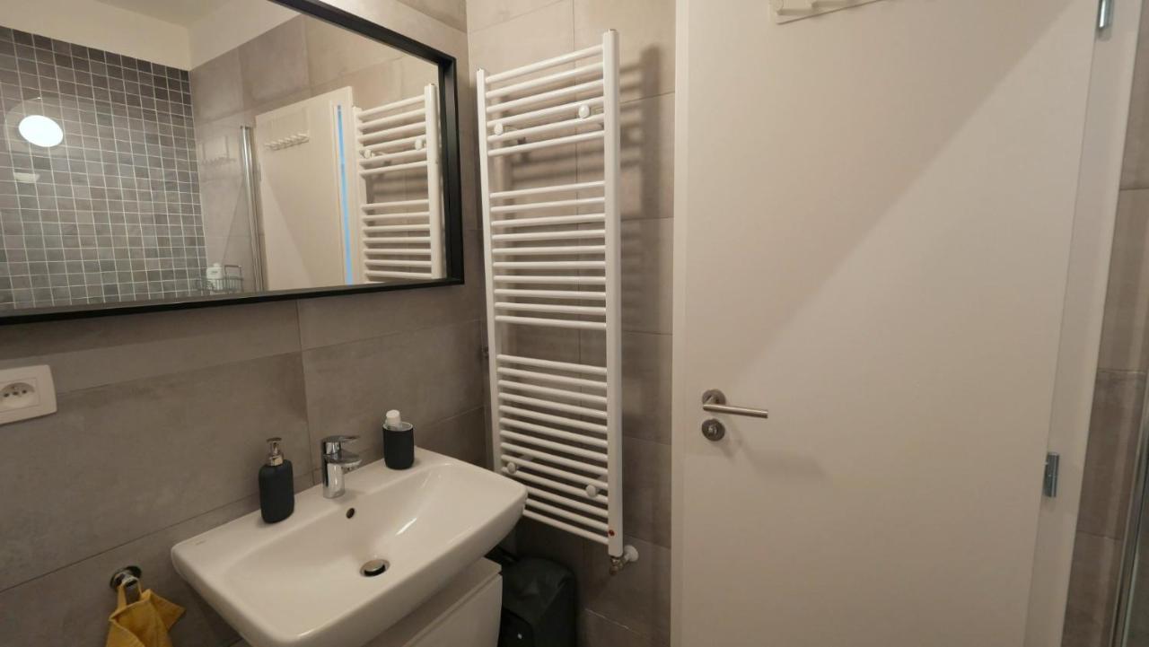 Air-Conditioned, 2 Room Apartment With Terrace Bratislava Dış mekan fotoğraf