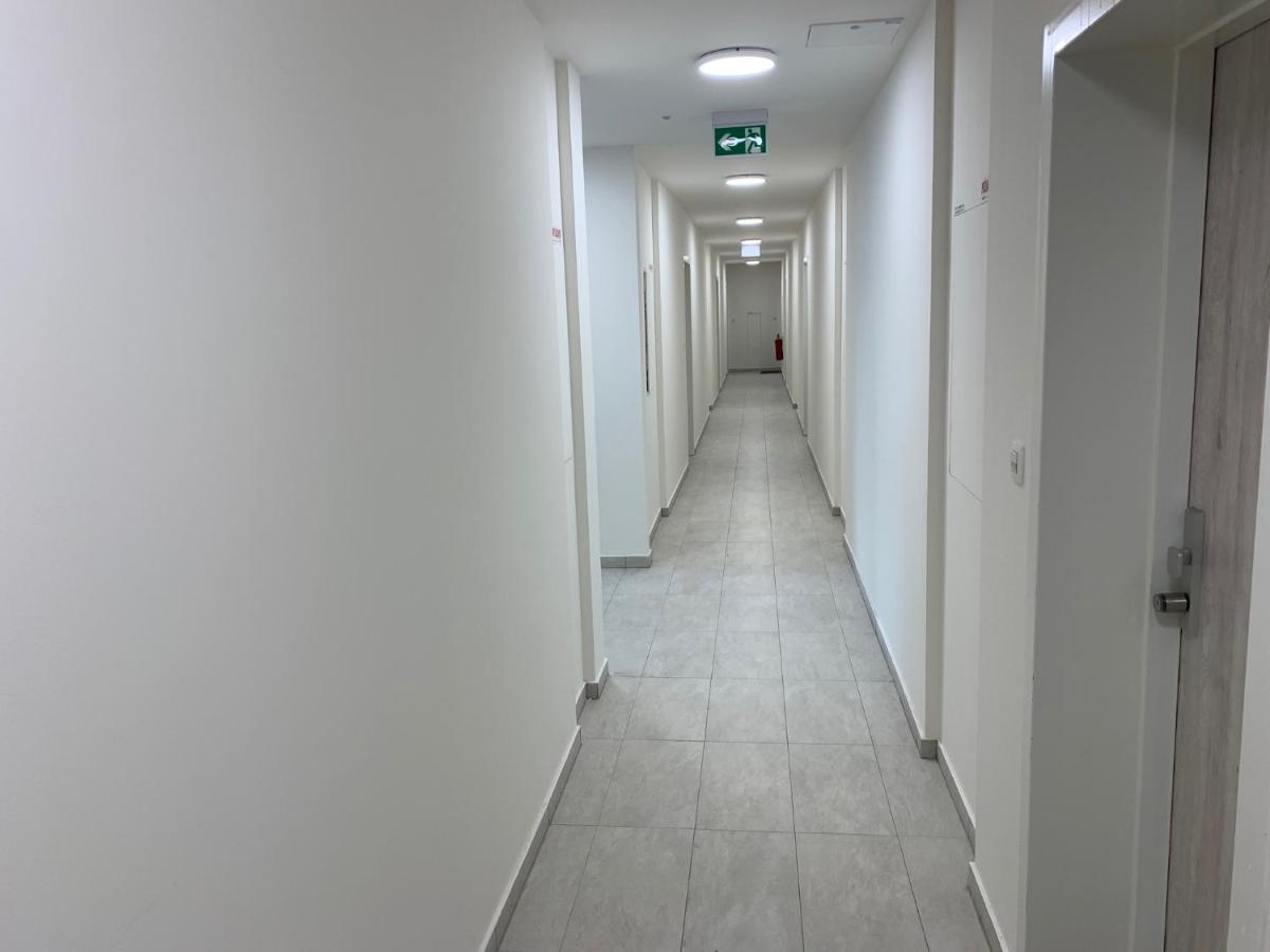 Air-Conditioned, 2 Room Apartment With Terrace Bratislava Dış mekan fotoğraf
